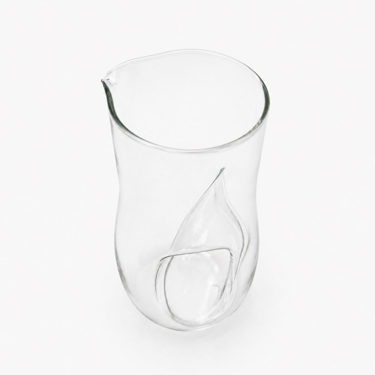 Carafe en verre transparent