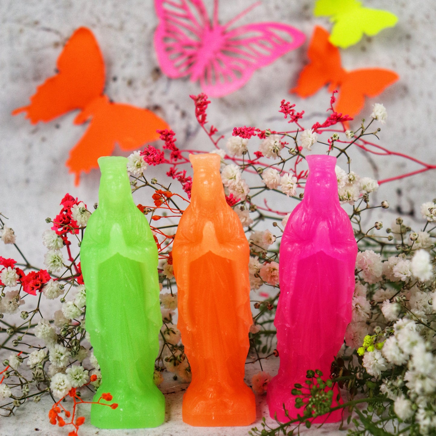 COFFRET DE 3 VIERGES FUSCHIA ORANGE VERT DE LA CIERGERIE DES PREMONTRES - LA PETITE BOITE JAUNE