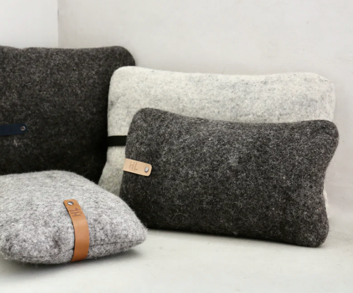 Coussin 30 X 50 CM en feutre fabrication artisanale de Bretagne