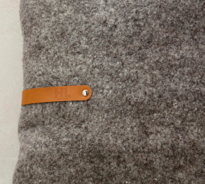 Coussin 30 X 50 CM en feutre fabrication artisanale de Bretagne