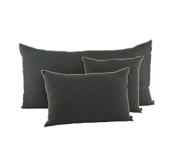 Coussin Haomy en lin lavé uni avec surpiqûre modèle CHENNAI 45 x 45 cm