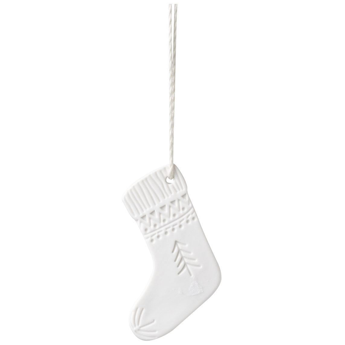 Décoration de Noël à suspendre en forme de chaussette en porcelaine blanche.