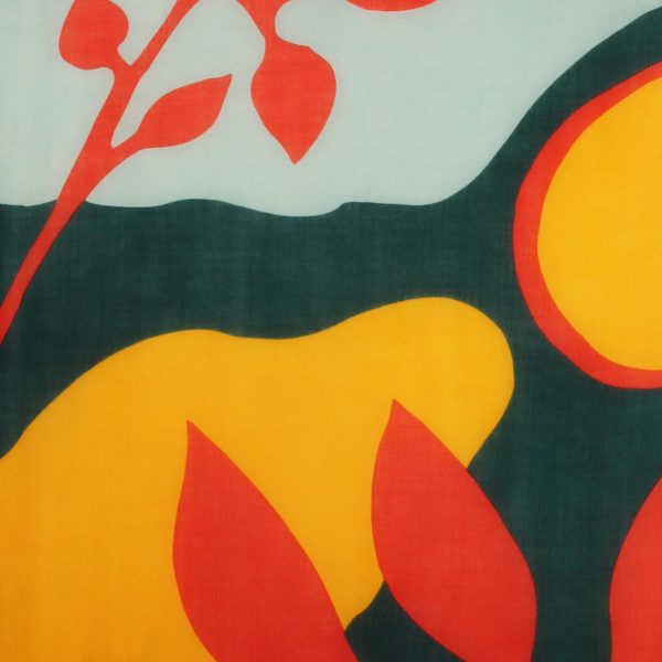 Echarpe en laine roulée avec le dessin Palme orange : un motif graphique et végétal dans les tons bleu pâle, jaune, orange et vert sapin.