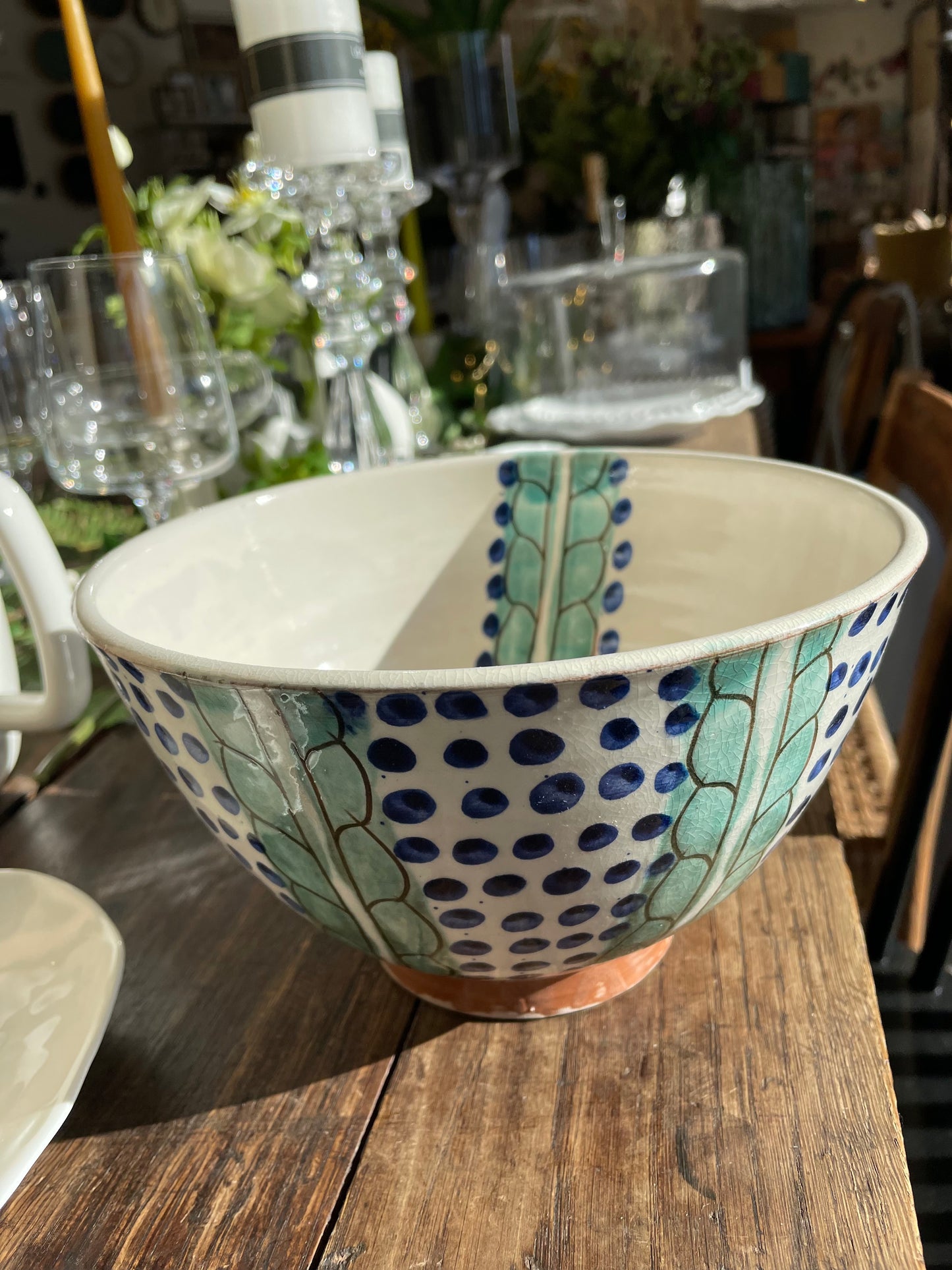 Saladier artisanal en céramique traditionnelle avec motifs peints à la main FOLIAGE