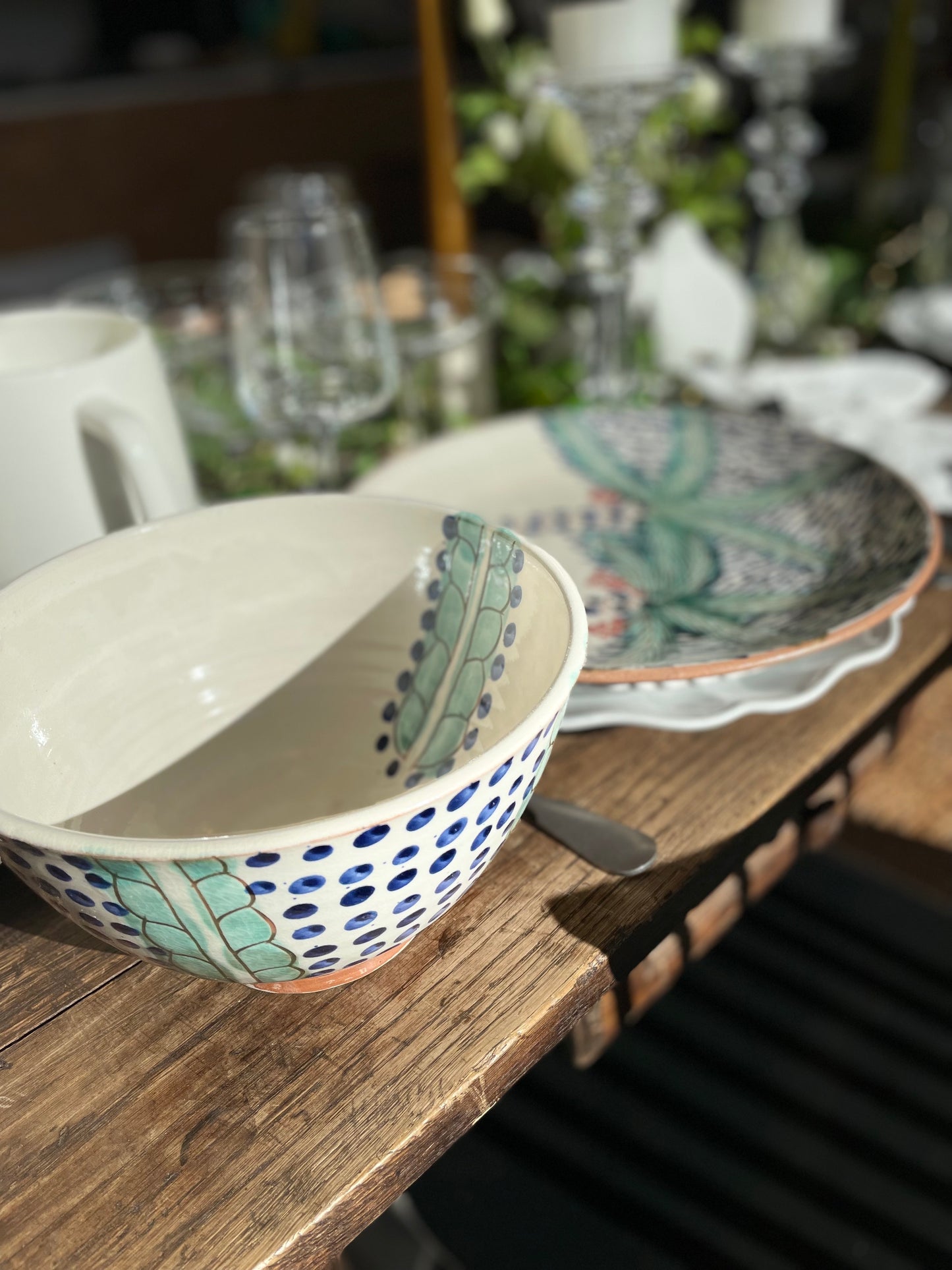 Saladier artisanal en céramique traditionnelle avec motifs peints à la main FOLIAGE