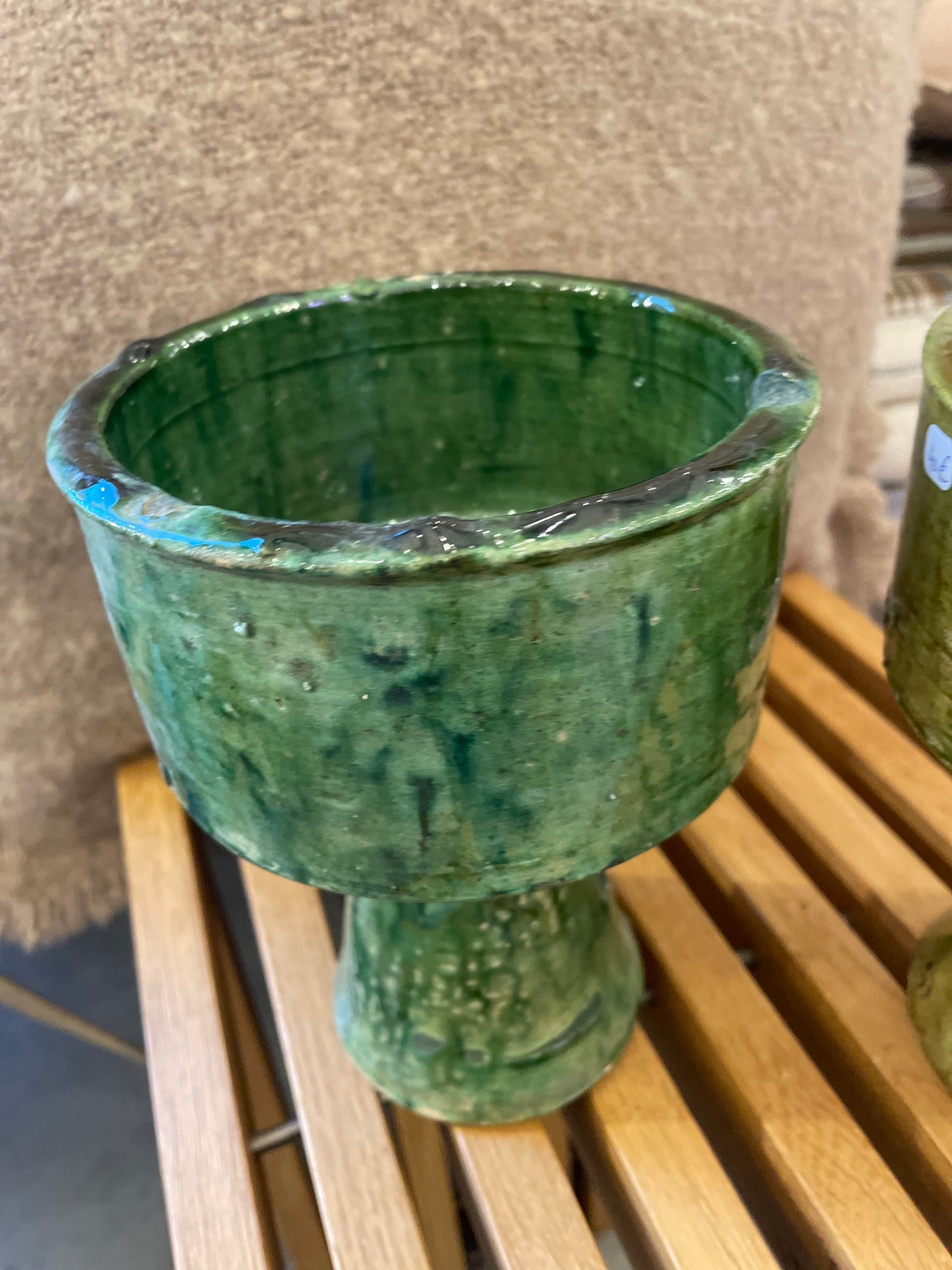 Pot ou coupe sur pied en poterie traditionnelle de Tamegroute