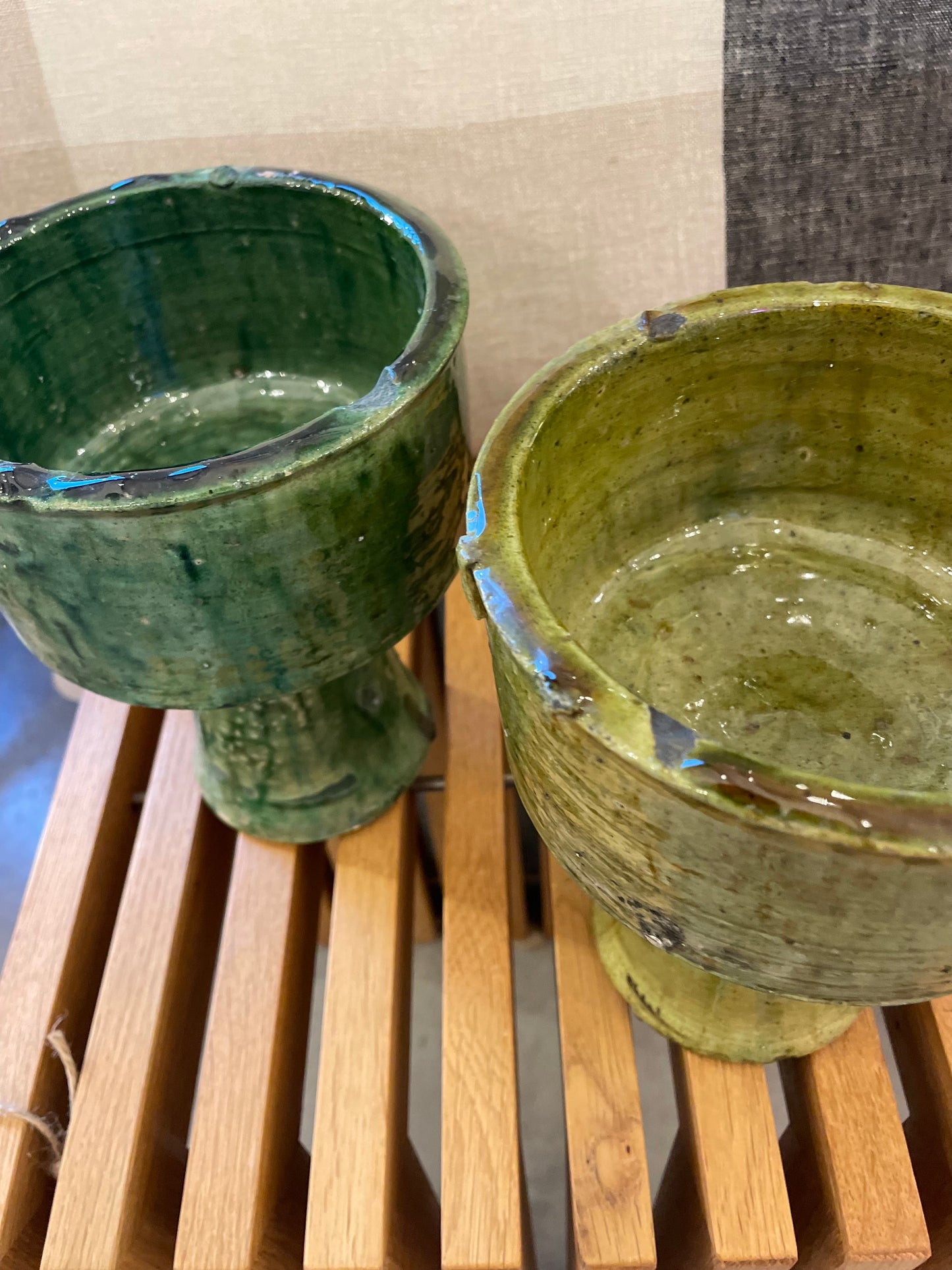 Pot ou coupe sur pied en poterie traditionnelle de Tamegroute