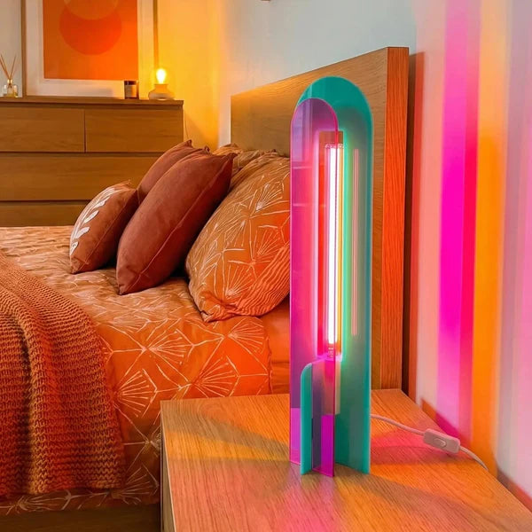 LAMPE A POSER ESPRIT POP ART COLOREE EN PLASTIC