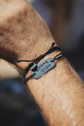 Bracelet homme Carpe Diem céramique et lien noir fabriqué en France