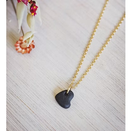 Collier or et céramique noire (pendentif Amour) fabriqué en France