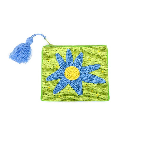 pochette perlée fleur bleu fond vert