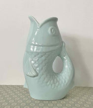 Charger l&#39;image dans la galerie, Carafe en céramique en forme de poisson

