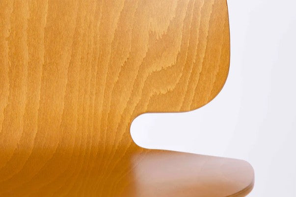 Chaise design en bois de hêtre teinté 100 % Française H10 avec dossier bas
