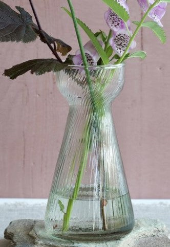 Vase en verre transparent strié design