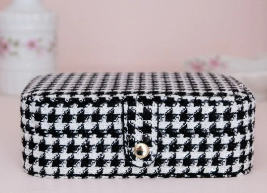 Boite à bijoux de voyage ou pour la maison : la rectangulaire à étage