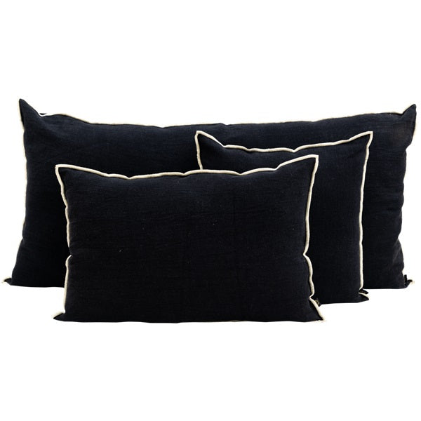 Coussin Haomy en lin lavé uni avec surpiqûre modèle CHENNAI 45 x 45 cm