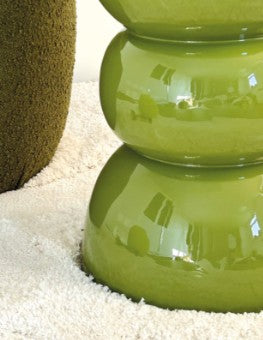 Tabouret ou bout de canapé design vert kaki