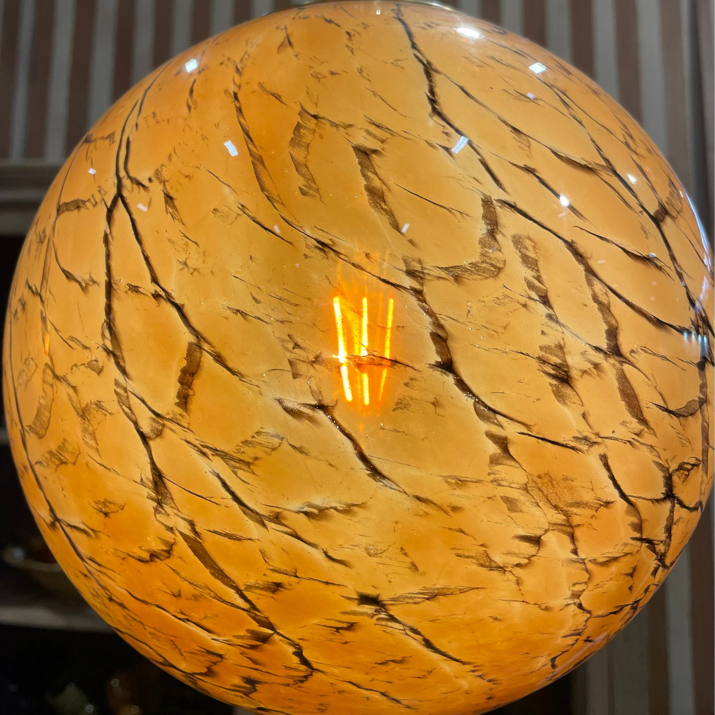 SUSPENSION RONDE EN VERRE BRUNE-LA PETITE BOITE JAUNE