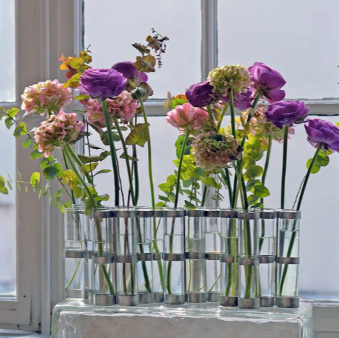 VASE TSE TSE AVEC DES TUBES DE VERRES RELIÉS PAR DU ZINC