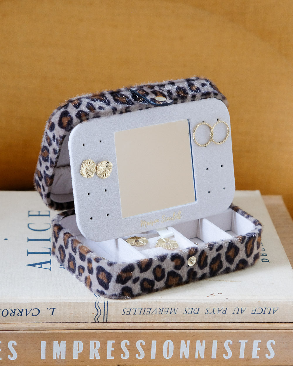 Boite à bijoux de voyage ou pour la maison : la rectangulaire à étage