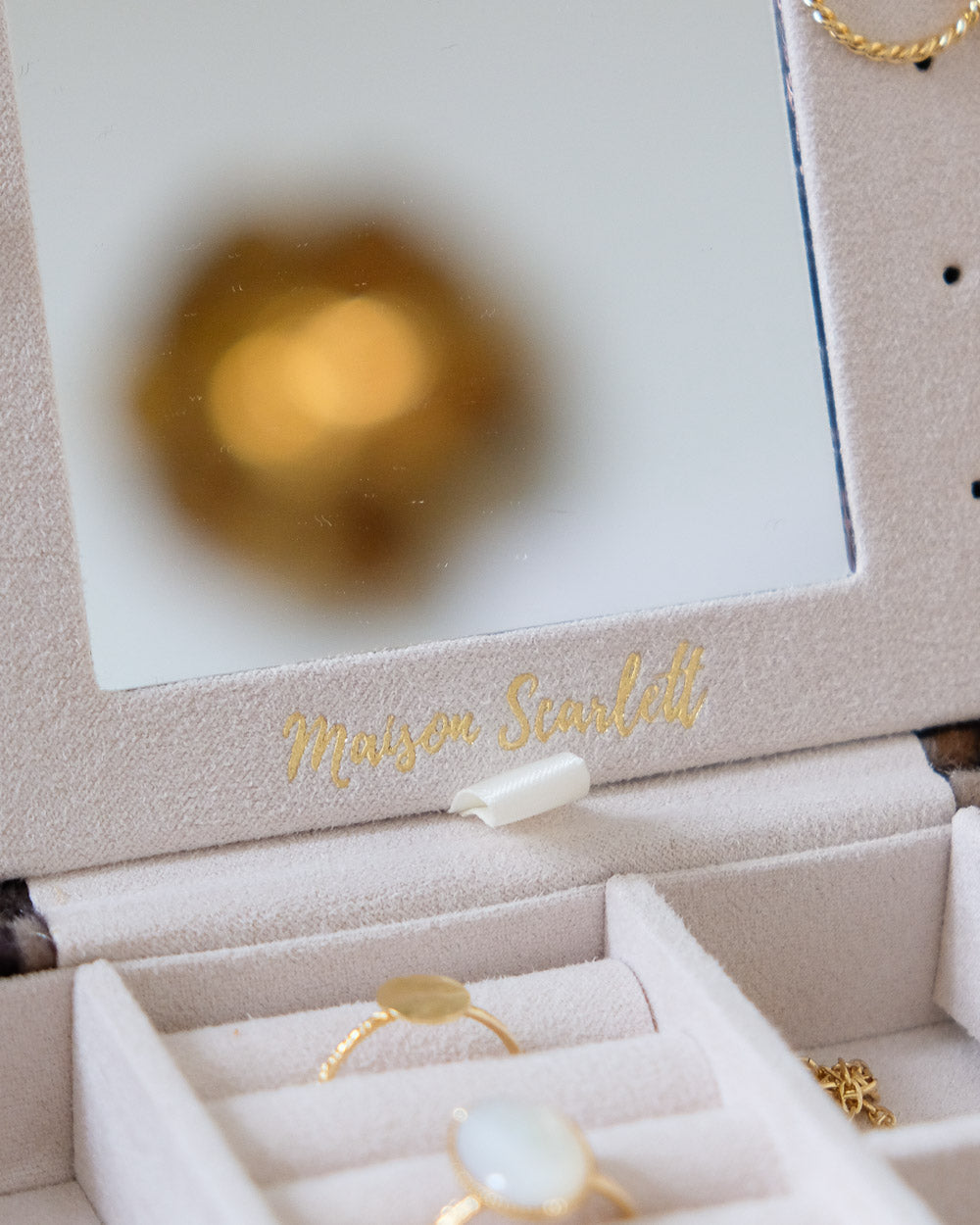 Boite à bijoux de voyage ou pour la maison : la rectangulaire à étage