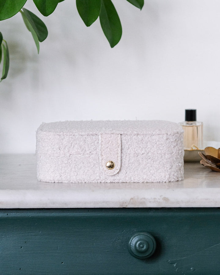 Boite à bijoux de voyage ou pour la maison : la rectangulaire à étage