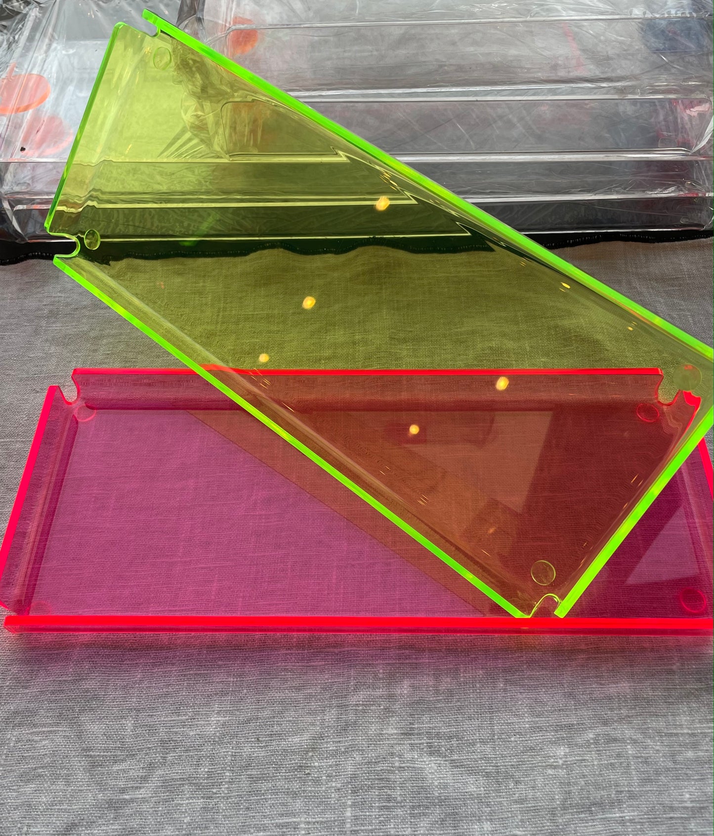 plateaux plexi fluo
