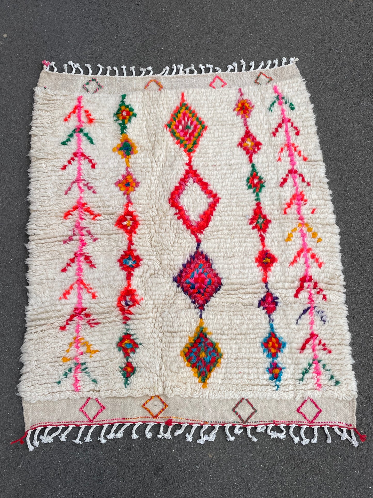 tapis marocain blanc multicolore