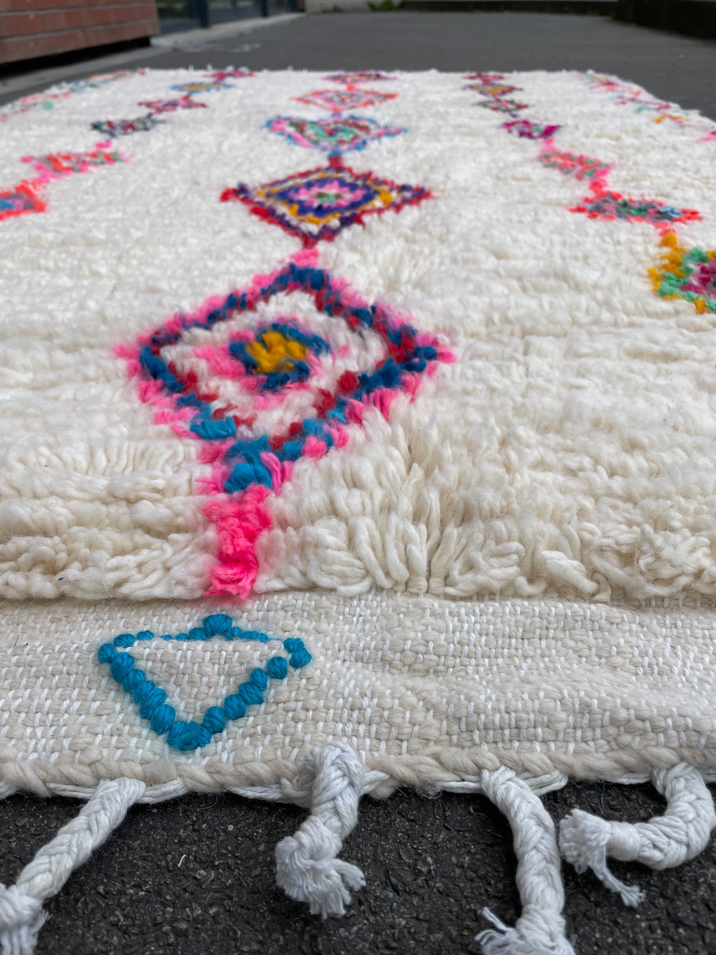 tapis marocain blanc multicolore