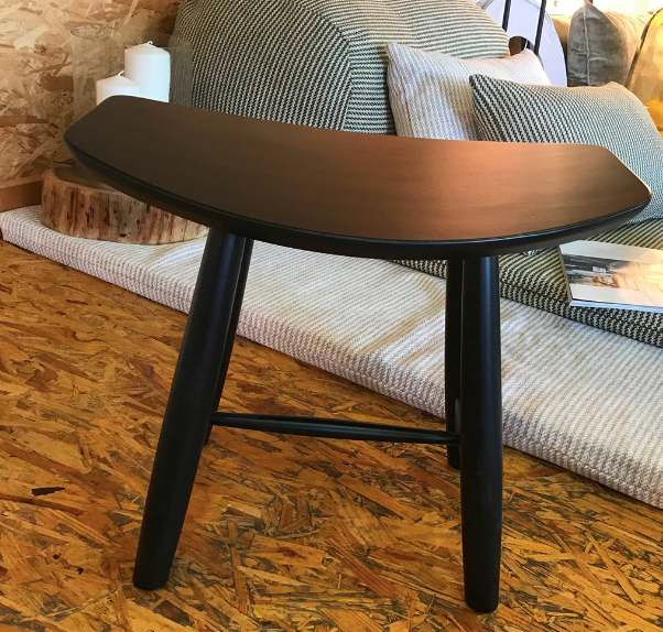 Tabouret en bois de hêtre noir