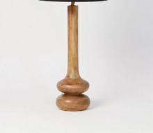 Charger l&#39;image dans la galerie, Lampe avec pied en bois et abat jour en lin naturel

