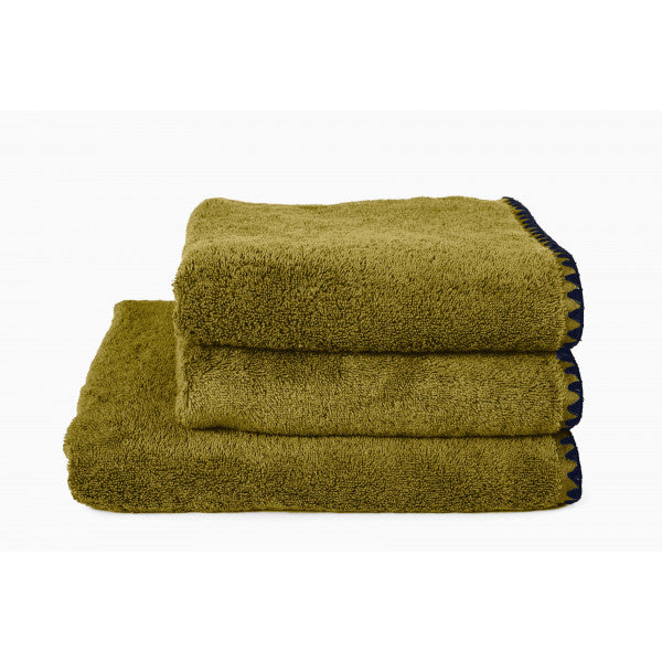 Serviettes d'invités en éponge, modèle Issey, coloris vert olive.