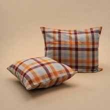 Charger l&#39;image dans la galerie, Coussin en laine MOISMONT 50 x 50 cm
