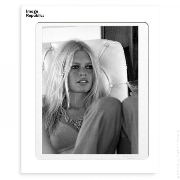 AFFICHE IMPAGE REPUBLIC LA GALERIE PHOTO BARDOT  LA PETITE BOITE JAUNE