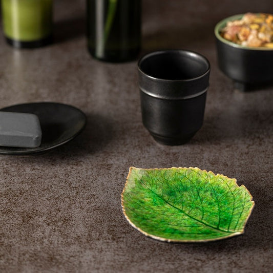 Assiette en feuille d'hydrangea par Christian Tortu - LA PETITE BOITE JAUNE