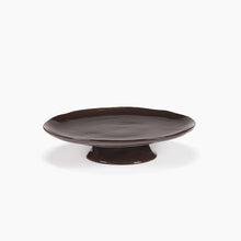 Charger l&#39;image dans la galerie, Assiette sur pied bas &quot;La Mère&quot; de Marie Michielssen pour Serax
