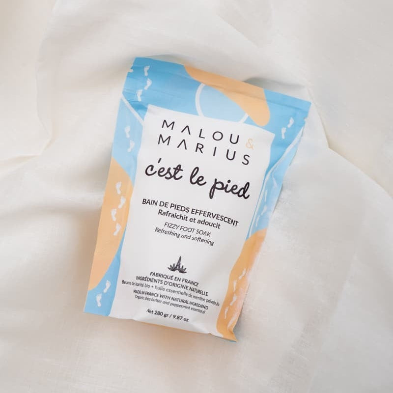 Sachet de poudre effervescente pour bain de pieds. 