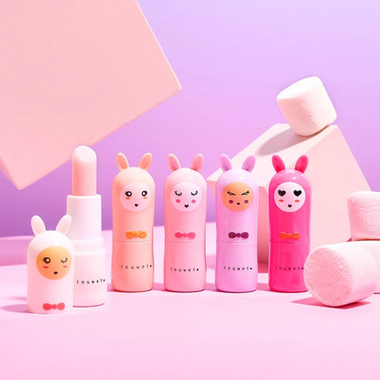 Baumes à lèvre en forme de lapins colorés, différents parfums.