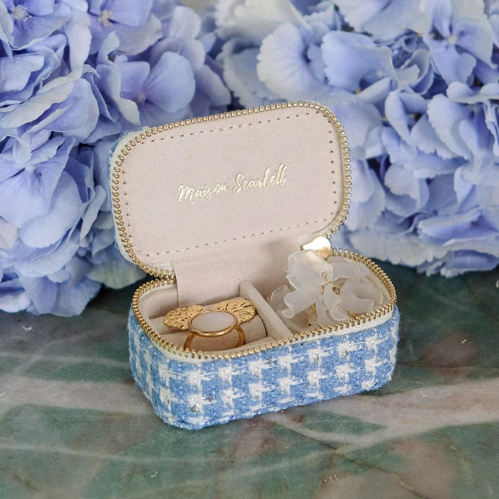 Grande boîte à bijoux avec tiroir, modèle Marie, coloris pied-de-poule bleu ciel.  