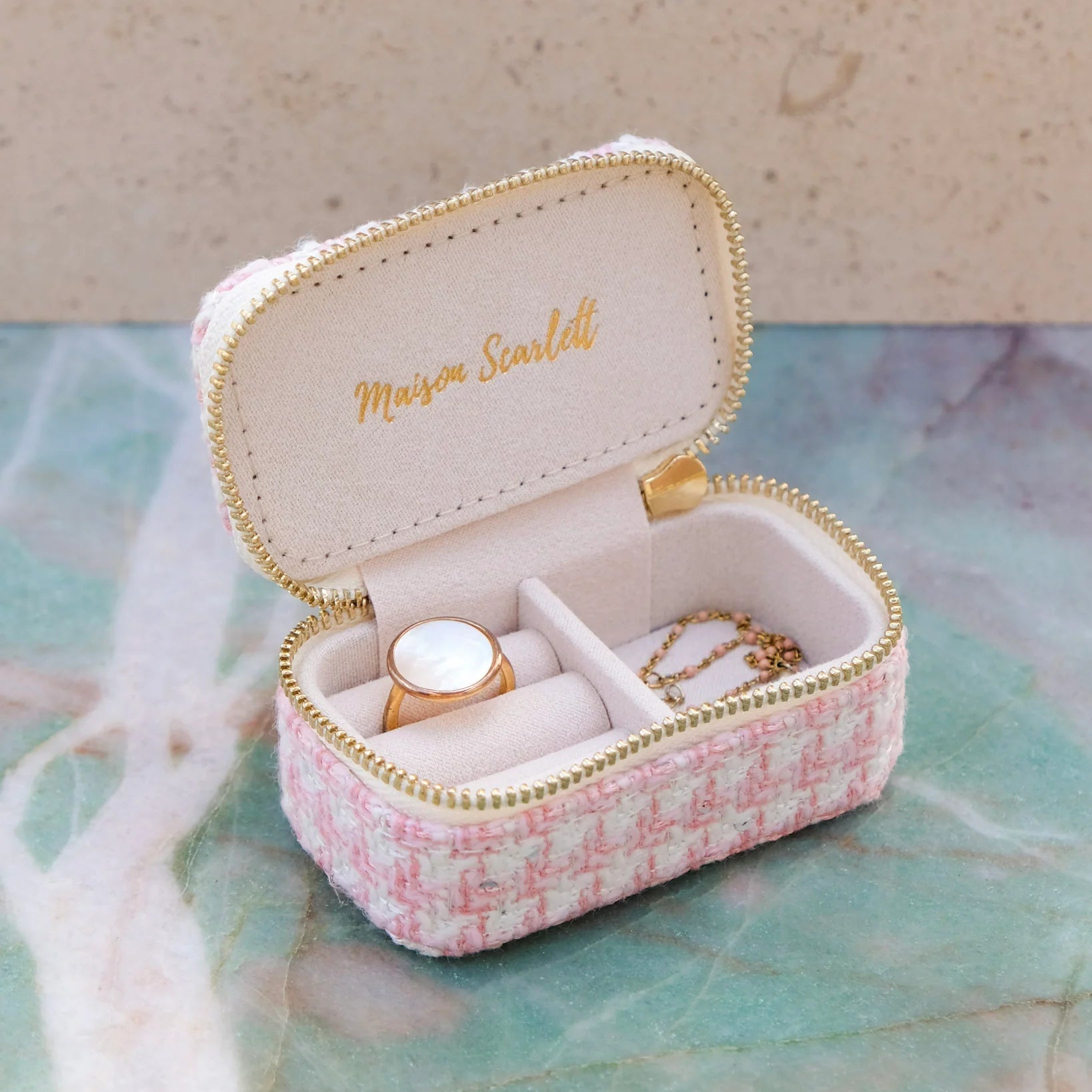 Grande boîte à bijoux avec tiroir, modèle Marie, coloris pied-de-poule rose.  