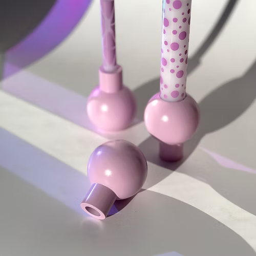 Bougeoir rond empilable avec différents diamètres de trous pour bougies.