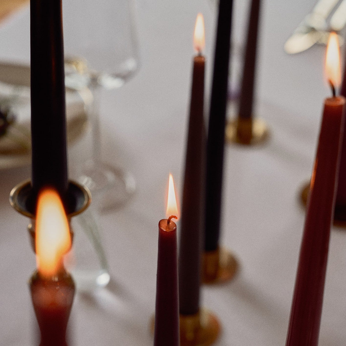 Bougies cierges coniques Ester & Erik, flamme sans coulure.