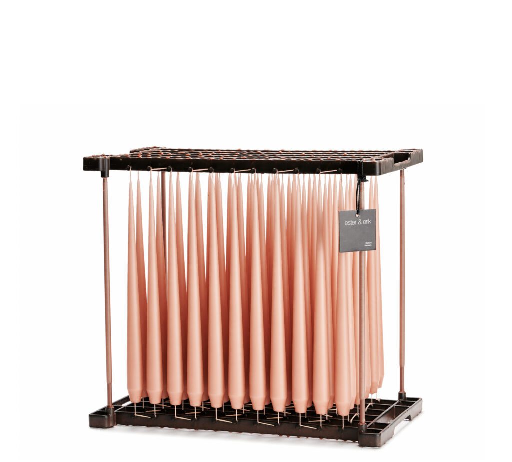 Bougies coniques, 32 cm, finition mat de Ester & Erik, coloris rose nude. 