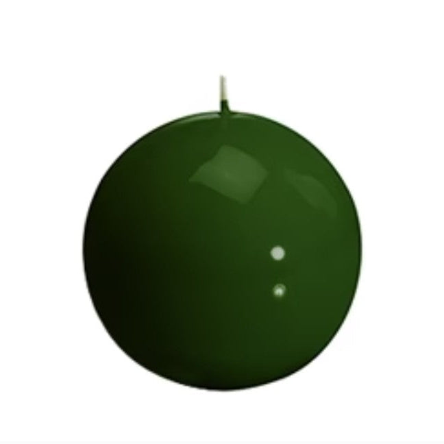 Bougie ronde brillante, coloris vert olive. 