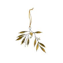 Charger l&#39;image dans la galerie, Décoration de Noël : Branche avec feuilles dorées
