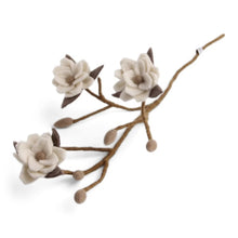 Charger l&#39;image dans la galerie, Branche de fleurs de magnolias blanche ou rose en laine
