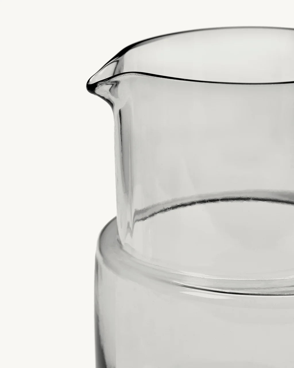 CARAFE DESIGN EN VERRE FUME SERAX