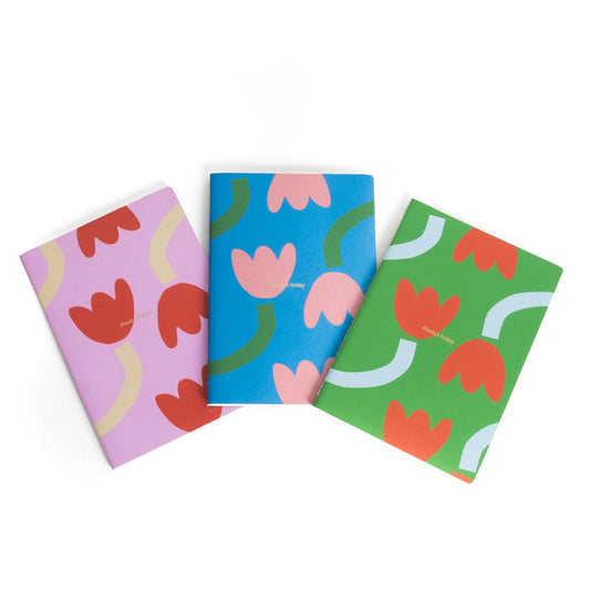 Trio de carnets souples A5, motifs graphiques tulipes. 