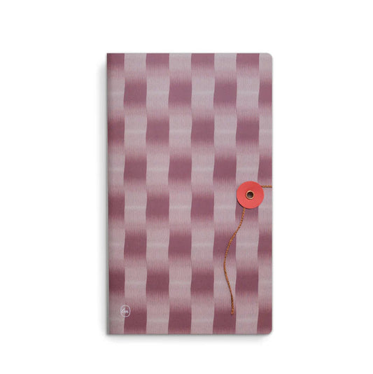 Carnet d'inspiration japonaise avec des motifs graphique roses.