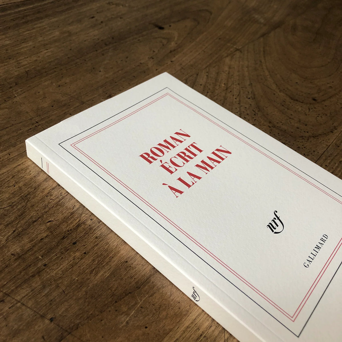 Carnet Roman écrit à la main, papeterie Gallimard.